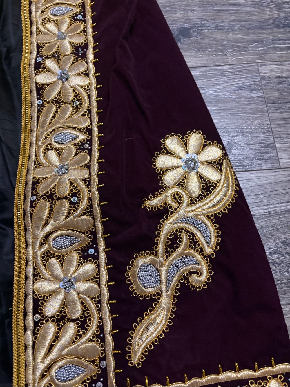 70s  Vintage Velvet Floral Embroidered Beaded Boho Tunic Vest (Plum/Gold) O/S - Picture 8 of 10